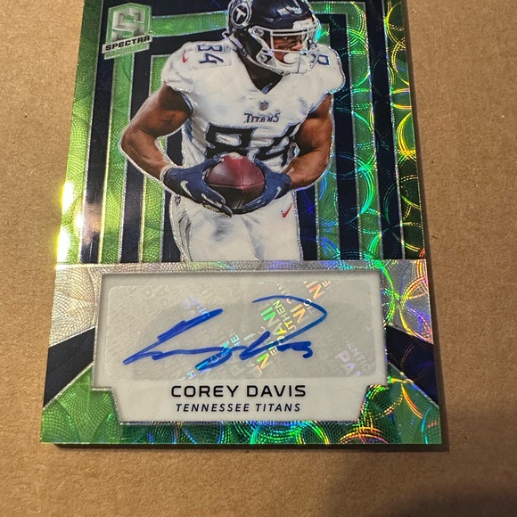 Panini Other - Corey Davis 20/25 Tennessee Titans Spectra Card Signature